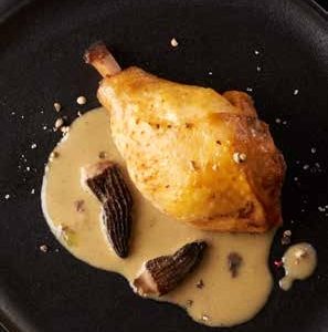 Moelleux de chapon braisé au jus de morilles