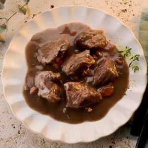 Civet de chevreuil sauce Grand Veneur